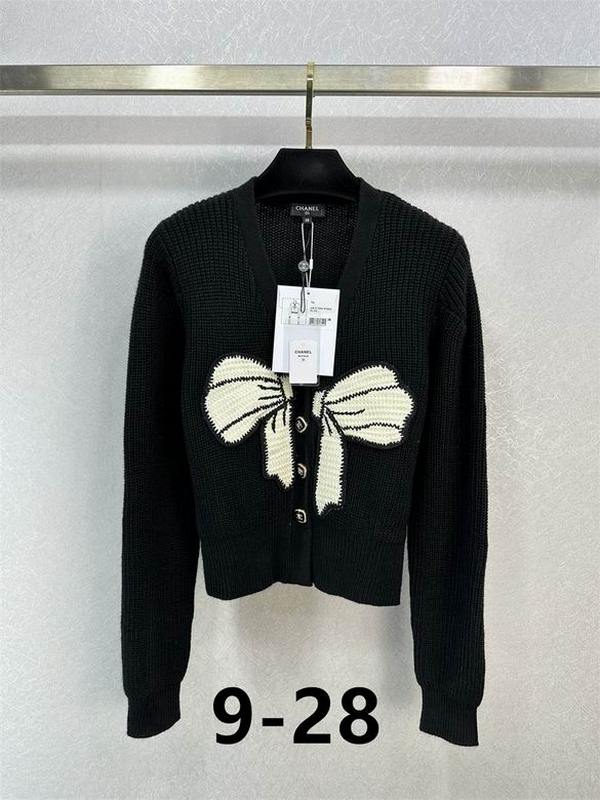 Chanel Women's Sweater 114